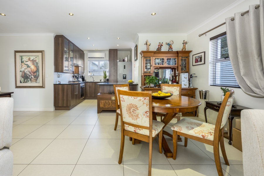 3 Bedroom Property for Sale in Sunningdale Western Cape